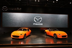 Mazda desvenda MX-5 “laranjinha” - Edição limitada a comemorar os 30 anos do desportivo