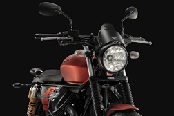 Moto Guzzi V9 Bobber Sport - uma “Flat Tracker” à italiana