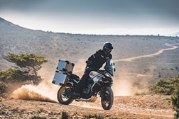 A trail CFMoto 800MT chega a Portugal no outono!