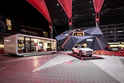 Audi “lança” meteorito no aeroporto de Munique - Um novo cenário para o Audi e-tron e com test-drive incluído