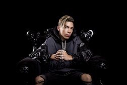 Waze lança album de estreia "Karma" em tour pelas FNAC