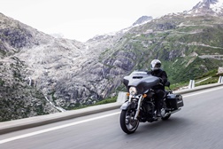 Harley-Davidson procura motociclista para percorrer a Europa durante 2 meses