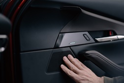 30 anos de co-criação entre a Mazda e a Bose - Juntos a desafiar as convenções