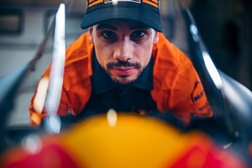 MotoGP – Primeiras fotos de Miguel Oliveira na Red Bull KTM Factory