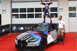 Miguel Oliveira recebe o novo e exclusivo BMW M4 - E a BMW apresentou o novo Safety Car BMW M8 Gran Coupé
