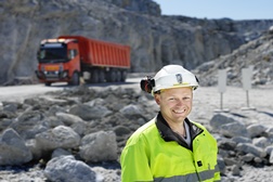 Camiões Volvo fornecem uma solução de transporte sem condutor - Transporte de calcário para a Brønnøy Kalk AS