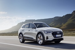 Pneus Bridgestone escolhidos o novo elétrico Audi e-tron SUV - Seis pneus diferentes entre medidas e características de piso
