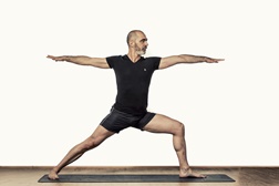Yoga em casa com Jean-Pierre de Oliveira