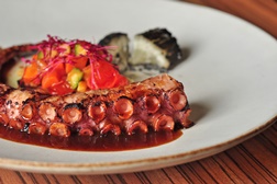 Sabores que celebram a tradição: restaurantes apresentam propostas especiais para a Páscoa - Menus de Páscoa em Lisboa e no Porto