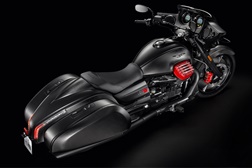 Moto Guzzi MGX-21 Flying Fortress apresentada em Lisboa