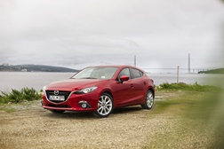 Novo Mazda3 vai para a estrada