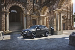 Novo Tonale Plug-In Hybrid Q4 - A definição de eficiência desportiva para a Alfa Romeo