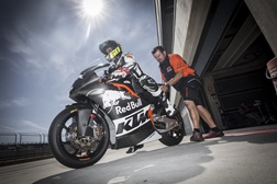 Triumph Moto2 em testes de desenvolvimento no circuito de Aragon
