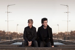 Simian Mobile Disco no Plano B