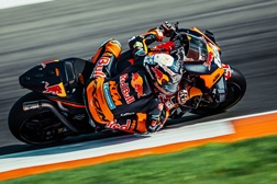MotoGP, 2022, Valência - Oliveira 5º no adeus à KTM - Treina já terça com a Aprilia