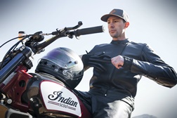 Travis Pastrana numa Indian vai tentar bater recorde de Evel Knievel