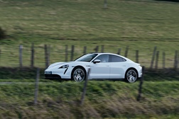 Porsche Taycan com 100.000 unidades produzidas - Testemunhos de clientes sublinham qualidades do modelo