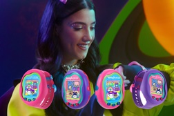 TAMAGOTCHI™ lança novo Tamagotchi UNI - Charli D’Amelio é a embaixadora global da marca
