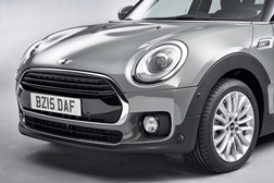 Novo MINI Clubman equipado com pneus Dunlop Sport Maxx RT2