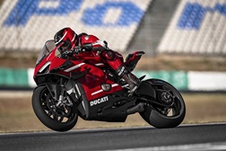 Vídeo - Ducati dá início à produção da Superleggera V4