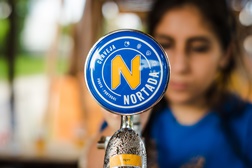 Nortada troca cervejas industriais por finos para assinalar o Dia da Reciclagem