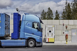 Volvo Trucks apresenta novos camiões com emissões zero - Abastecimento de hidrogénio em 15 minutos para autonomia de até 1 000 km