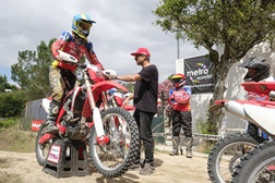 Foxy Riders and Friend’s aceitam o desafio da Honda e vão ao 5º Lés-a-Lés Off Road
