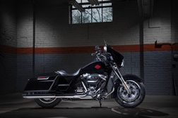 Electra Glide Standard - a experiência touring reduzida à sua essência