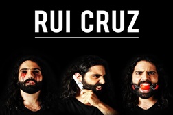 Rui Cruz estreia-se a solo com espectáculo de stand-up comedy "Cego, Surdo e Mudo"