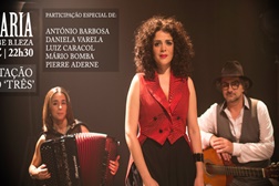 Donna Maria ao vivo no Clube B.Leza