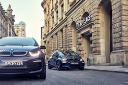 BMW i3 com novas baterias de alta voltagem - i3 (120 Ah) e a versão desportiva i3s (120 Ah)