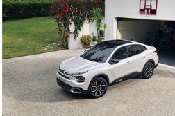 Novo Citroën C4 X e novo ë-C4 X 100% elétrico - Elegantes e únicos