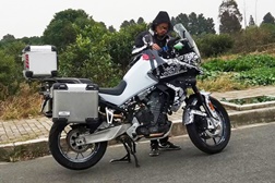 CFMoto 800 já foi apanhada em testes