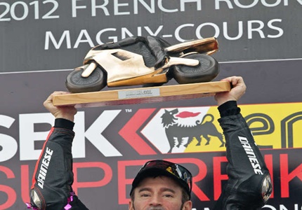 Max Biaggi conquista segundo título mundial de Superbikes