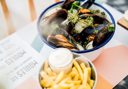Moules&Co celebra 4º aniversário com novas receitas