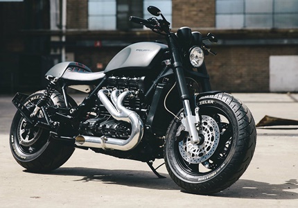 A Triumph Rocket III Cafe Racer de Wenley Andrews