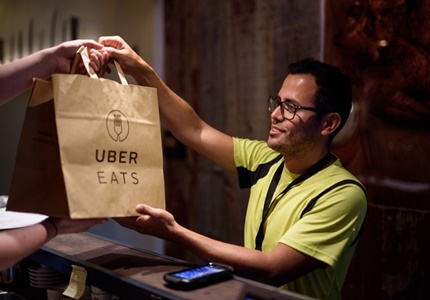 Serviço de entrega de refeições ao domicílio da Uber está a chegar a Lisboa