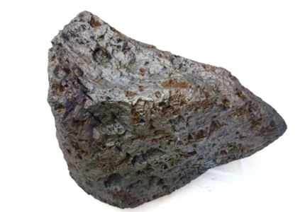 Fragmento de meteorito com 4,5 mil milhões de anos leiloado por 16 mil euros