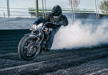 Victory Octane bate recorde do Guiness com o burnout mais longo da história