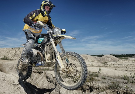 BMW R9X by Touratech Racing desafia o Red Bull Romaniacs