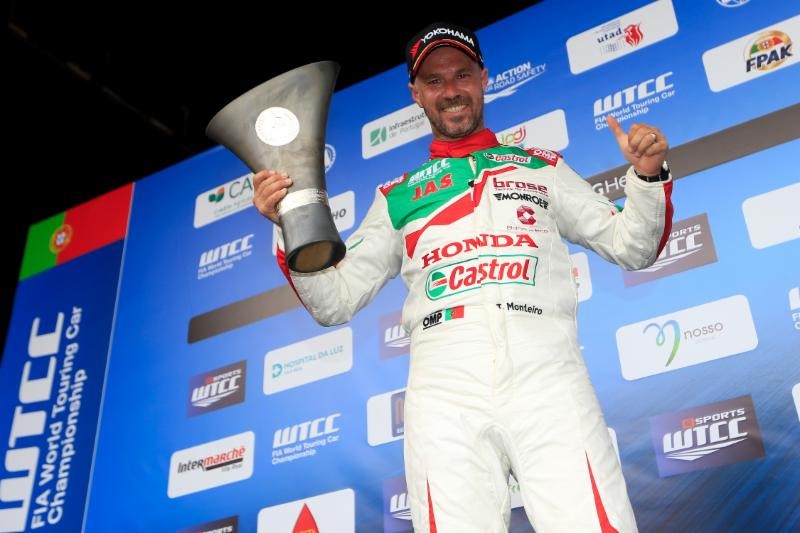 Tiago Monteiro Continua A Honda No Wtcr Em Tiago Monteiro