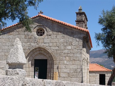 Meios de sardas na primavera