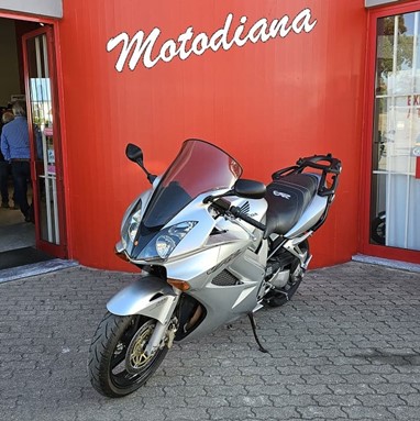 Honda VFR 800 | Moto