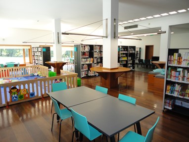 Biblioteca Municipal de Santa Maria da Feira - sala infantil