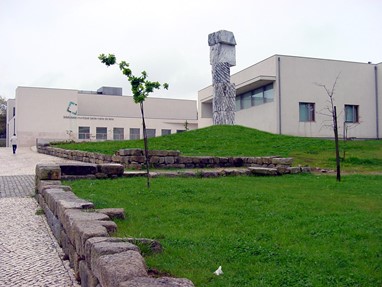 Biblioteca Municipal de Santa Maria da Feira - exterior