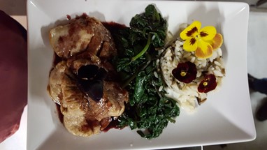 Lombinhos de porco preto com arroz selvagem