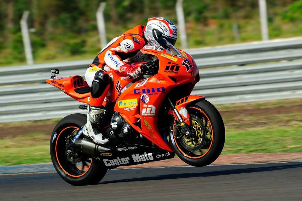 Miguel Praia foi 5º no Moto 1000GP em Interlagos após problema com pneu -  Honda - Notícias - Andar de Moto