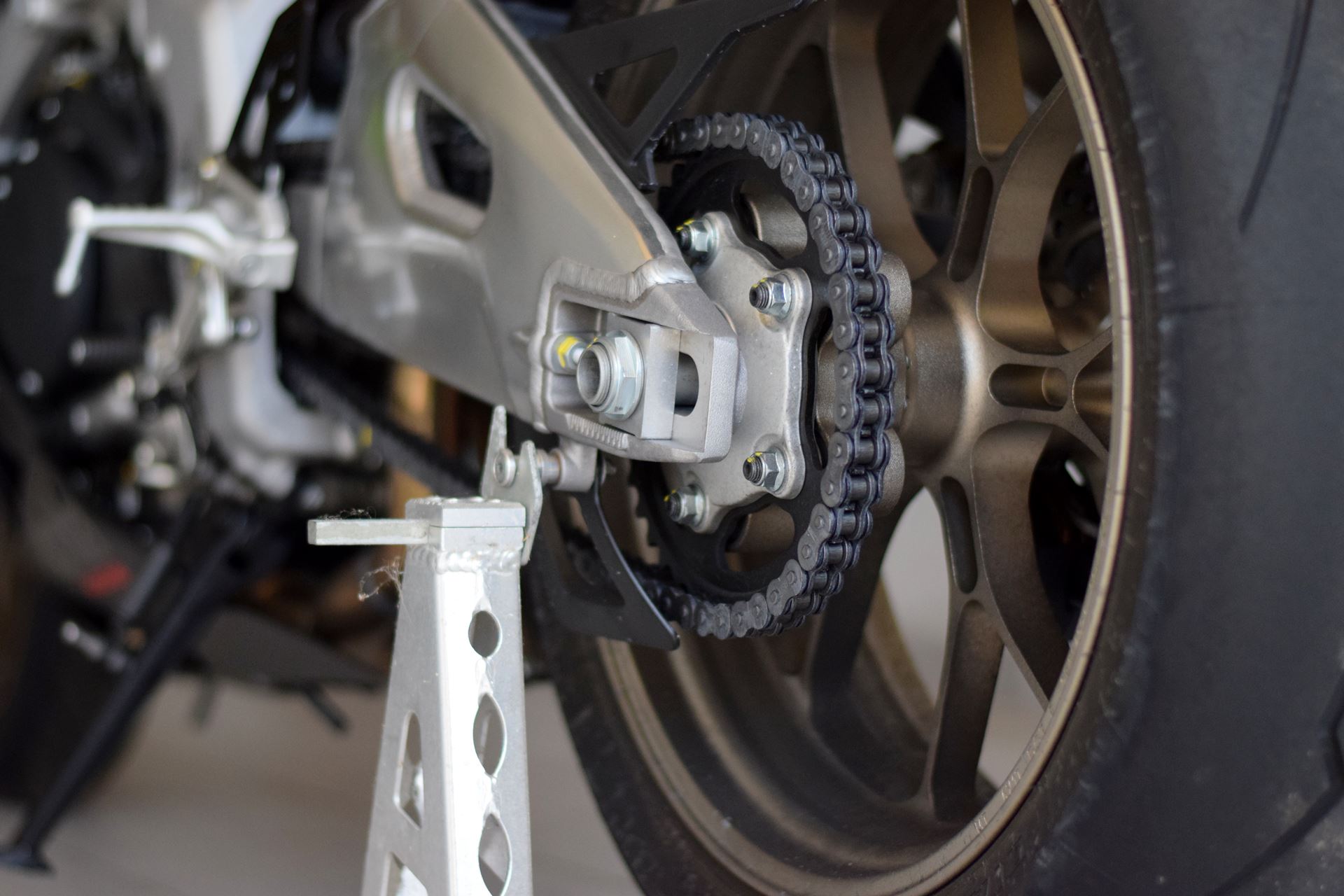 Nova corrente para motos promete fim dos ajustes e da lubrificação