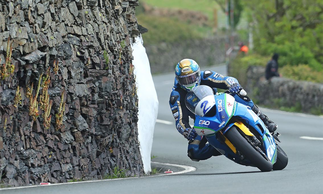 Britânico morre durante tradicional corrida de motos na Ilha de Man, motor