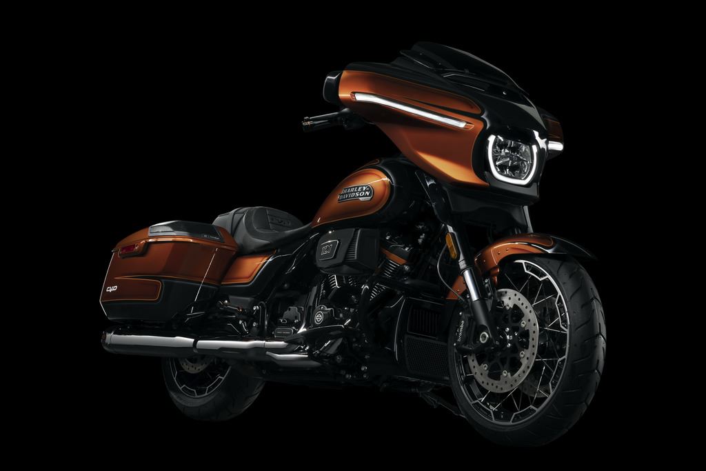 Motos Harley Davidson Cvo Street Glide E Cvo Road Glide Estreiam Motor Milwaukee Eight Vvt 121